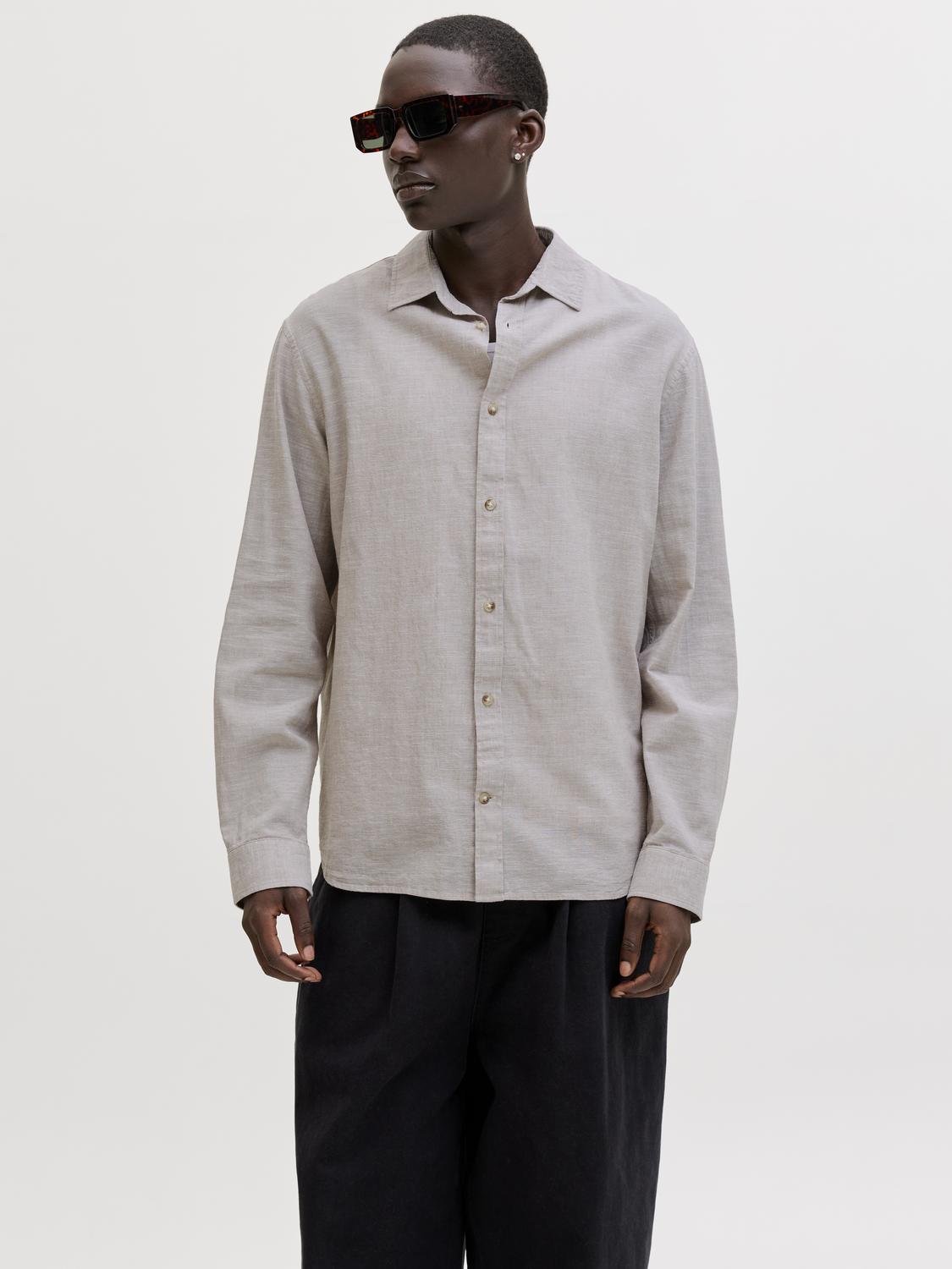 model_shot-front