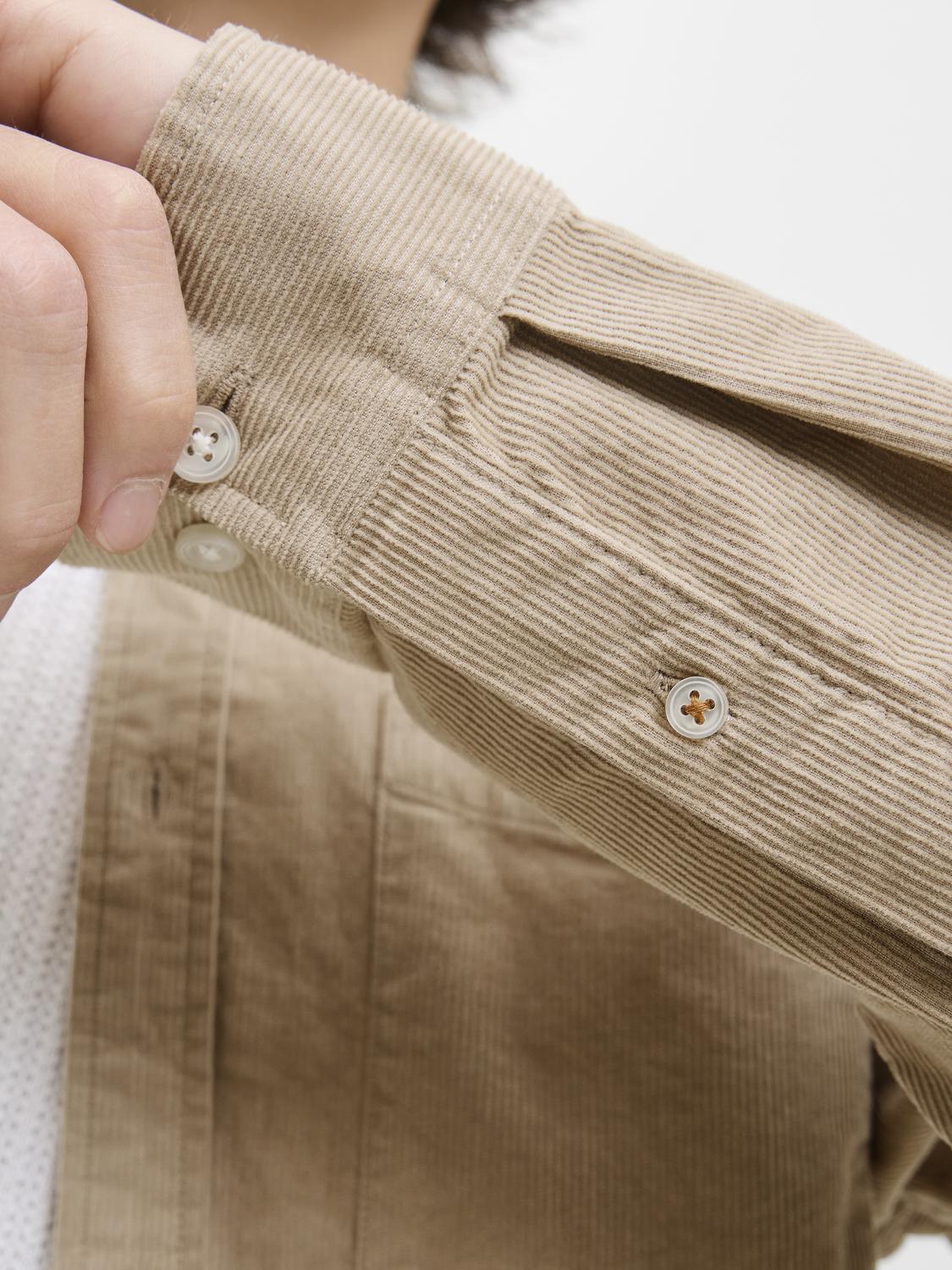 model_shot-detail