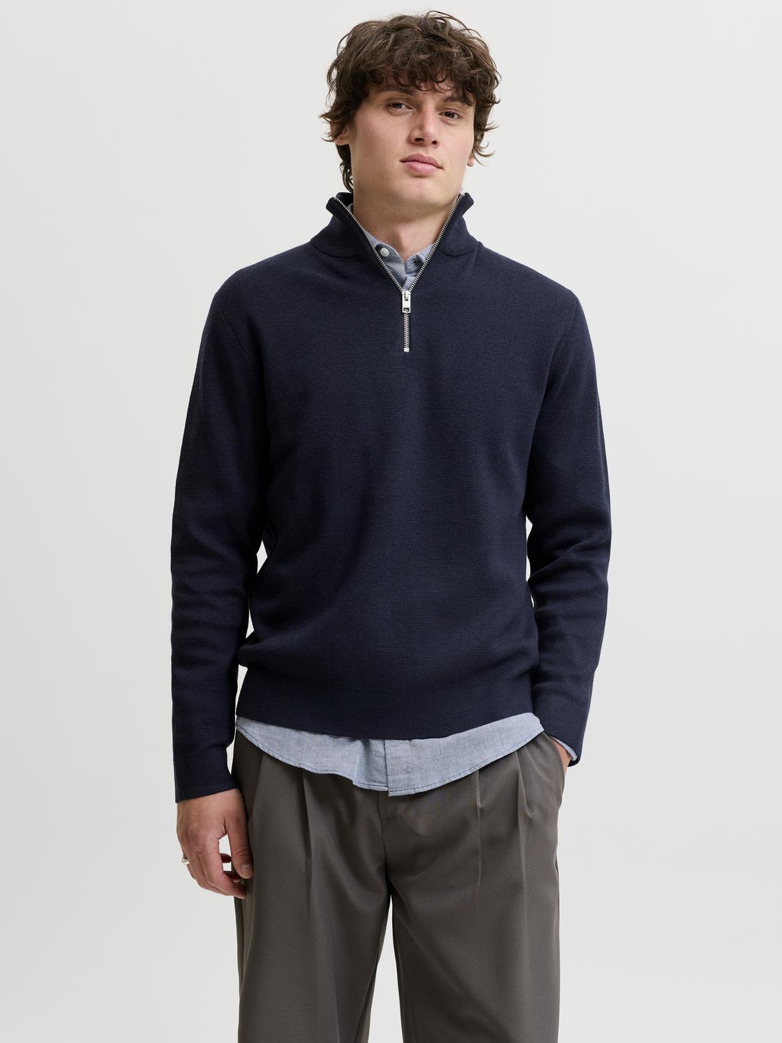 model_shot-front