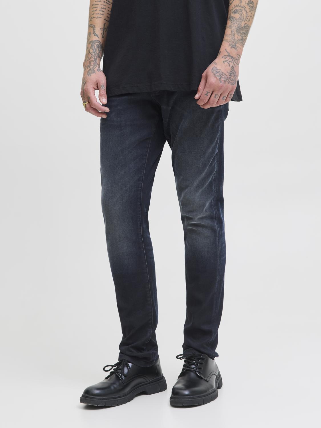 model_shot-front