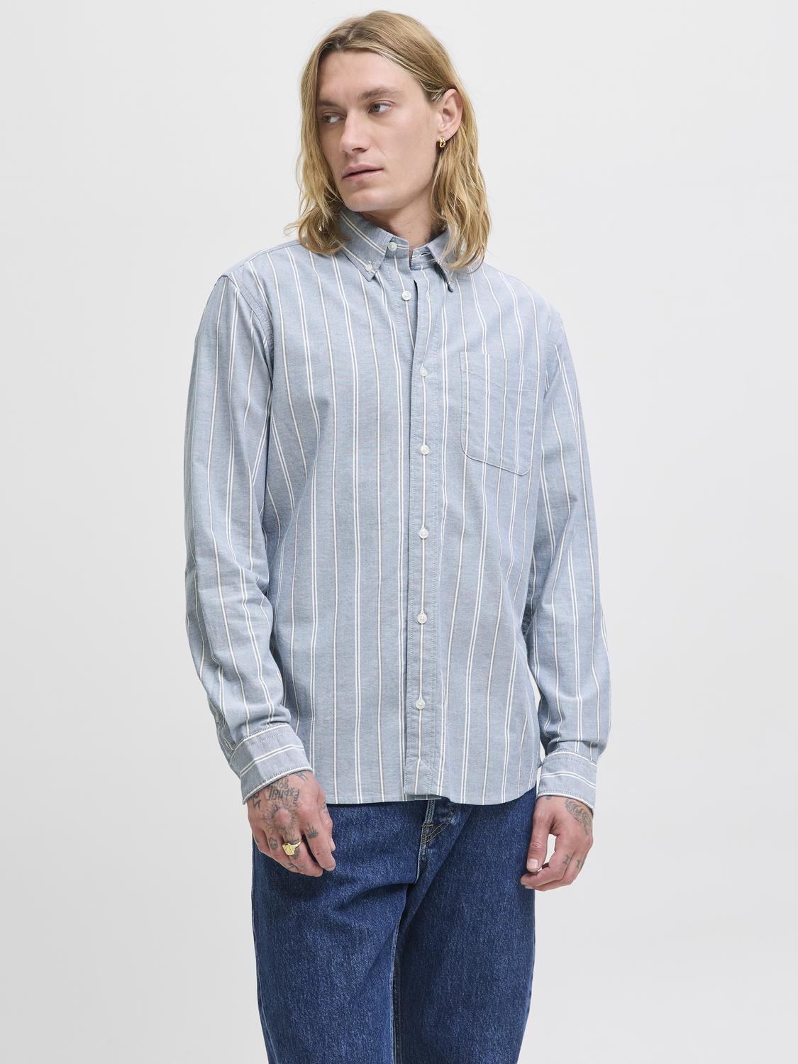 model_shot-front
