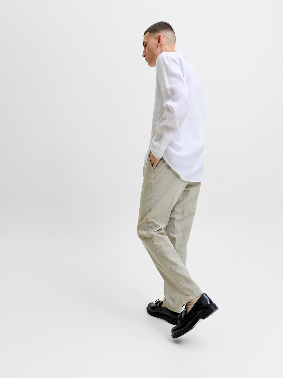 model_shot-creative