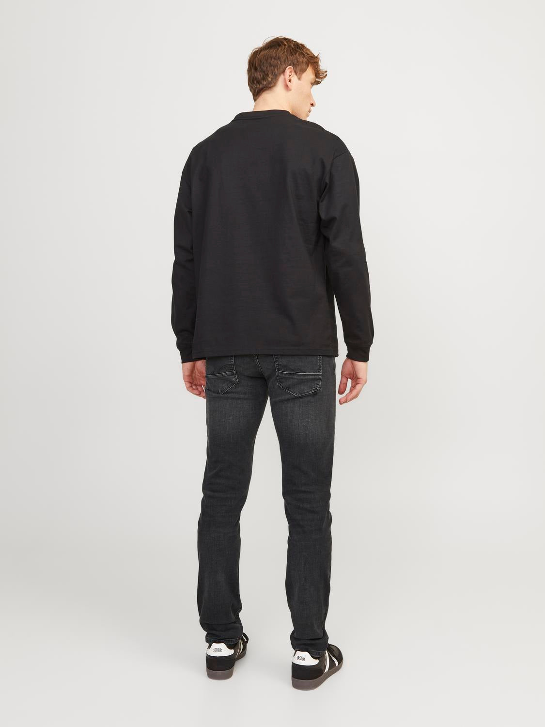 model_shot-back
