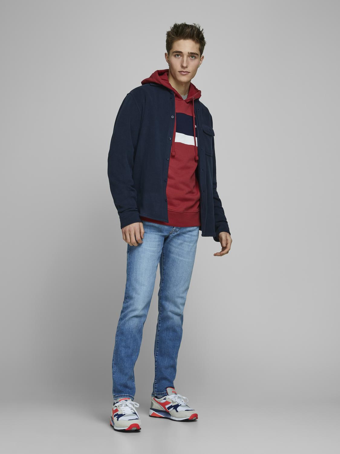 model_shot-front_full