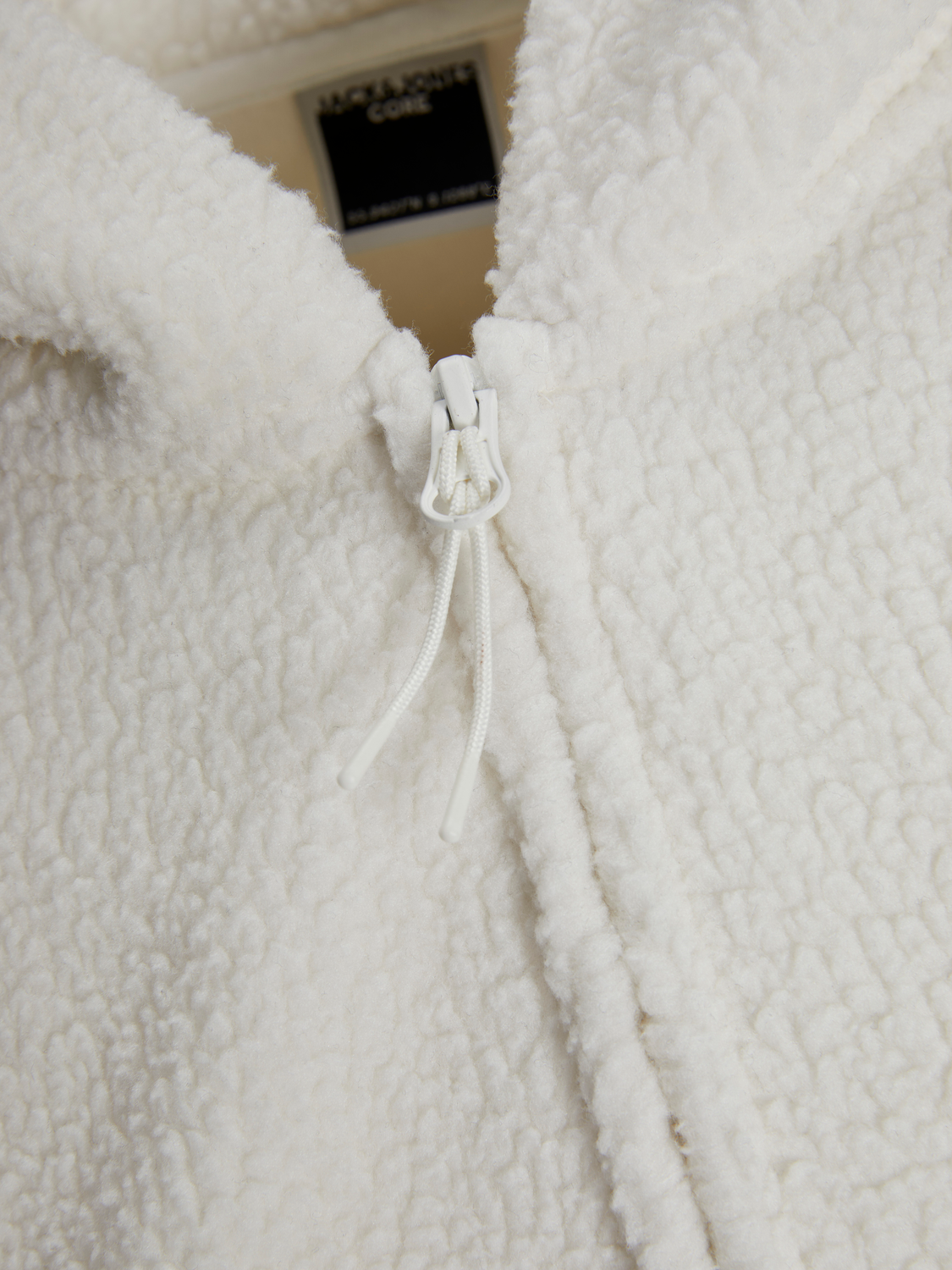 model_shot-detail