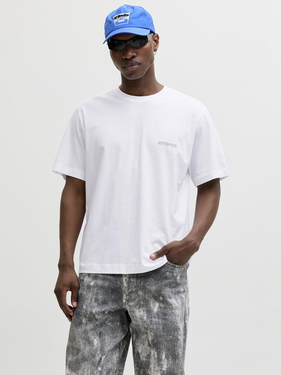 model_shot-front