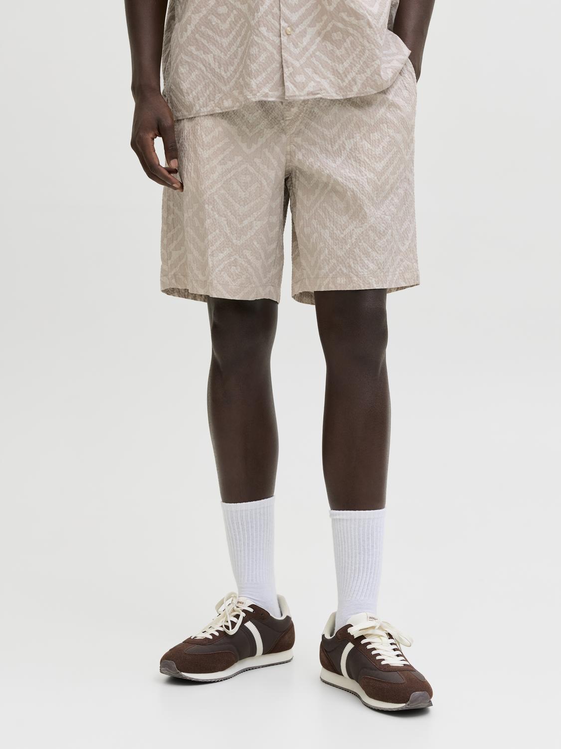 model_shot-front