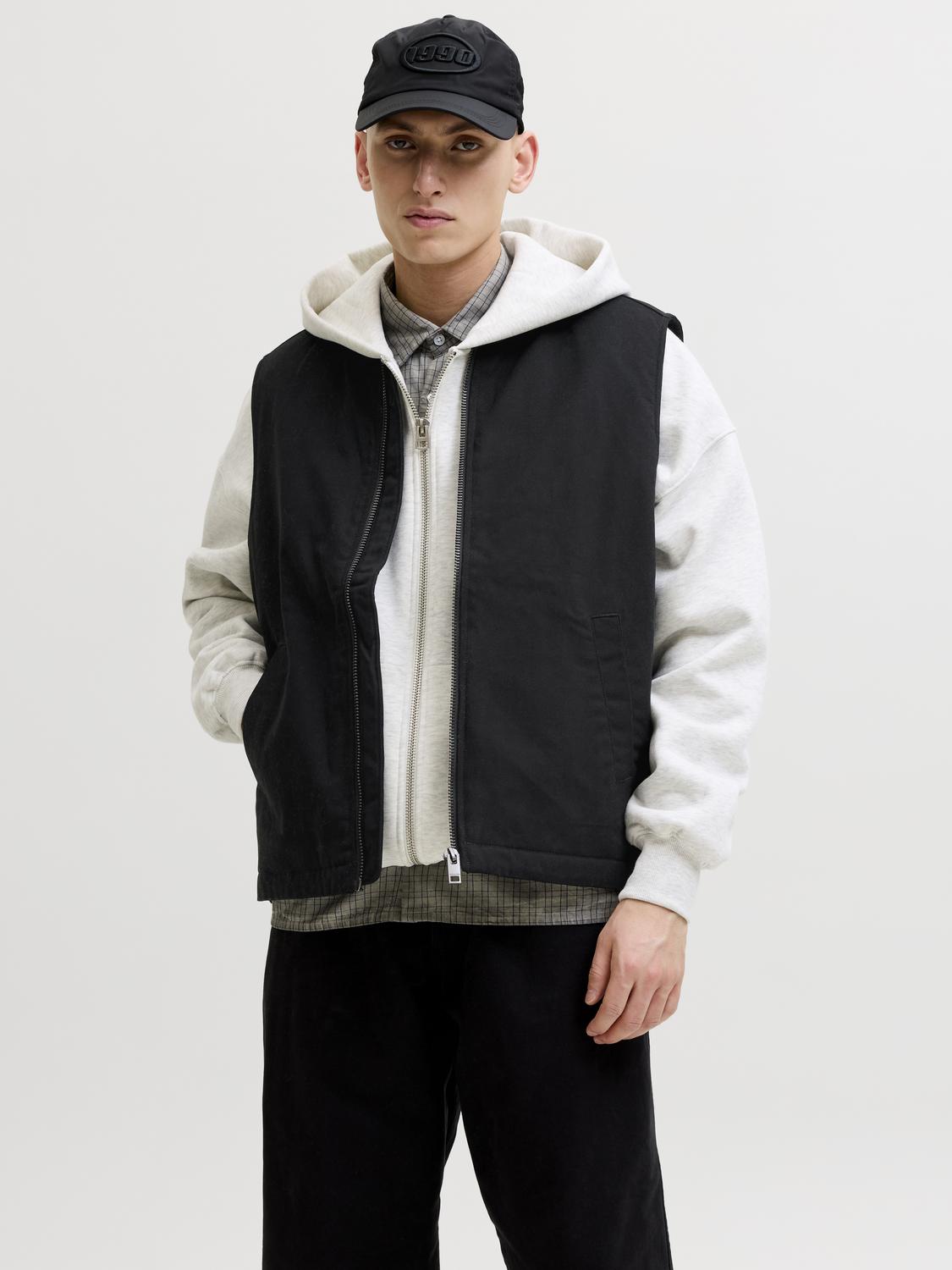 model_shot-front