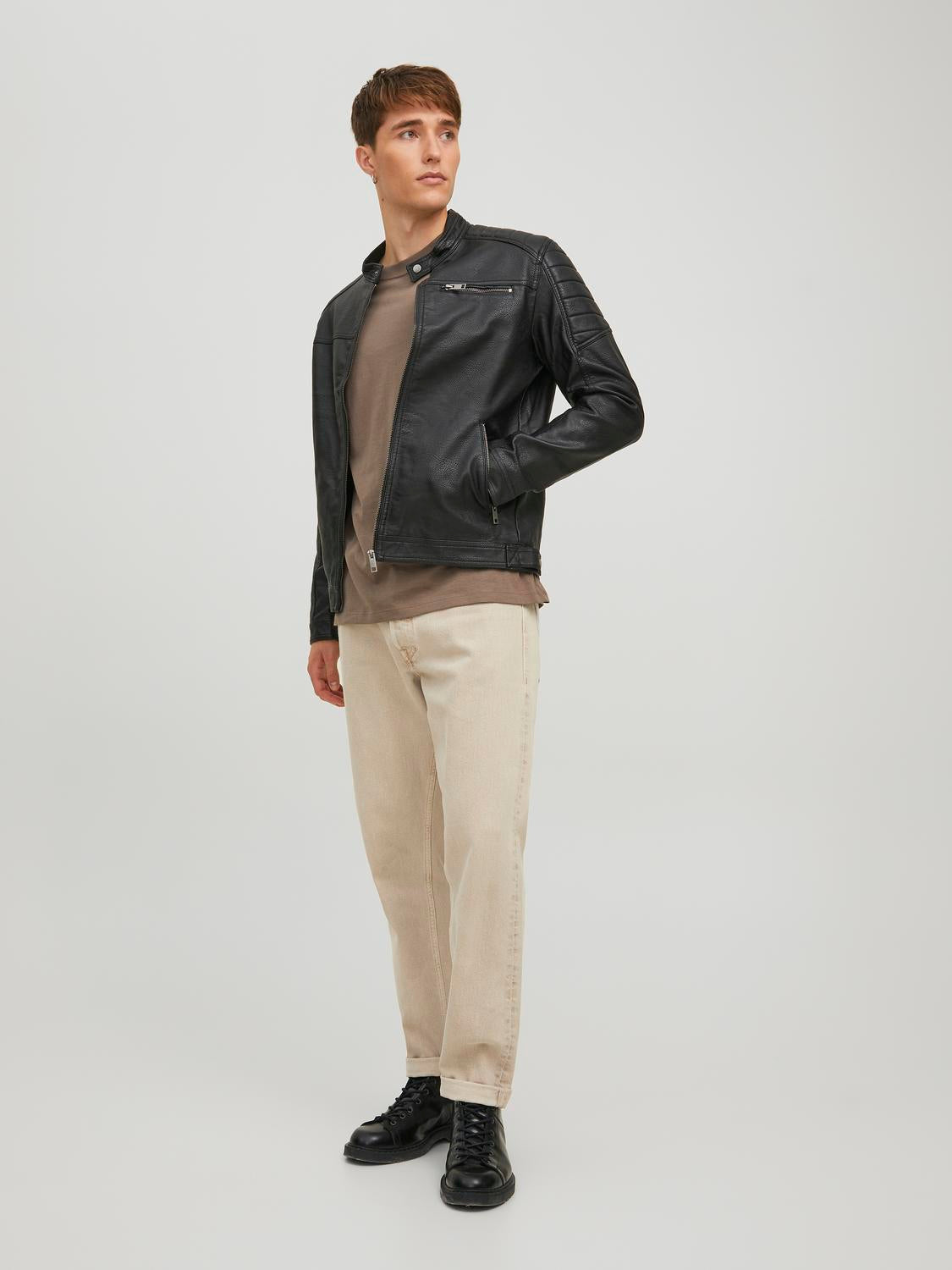 model_shot-front_full