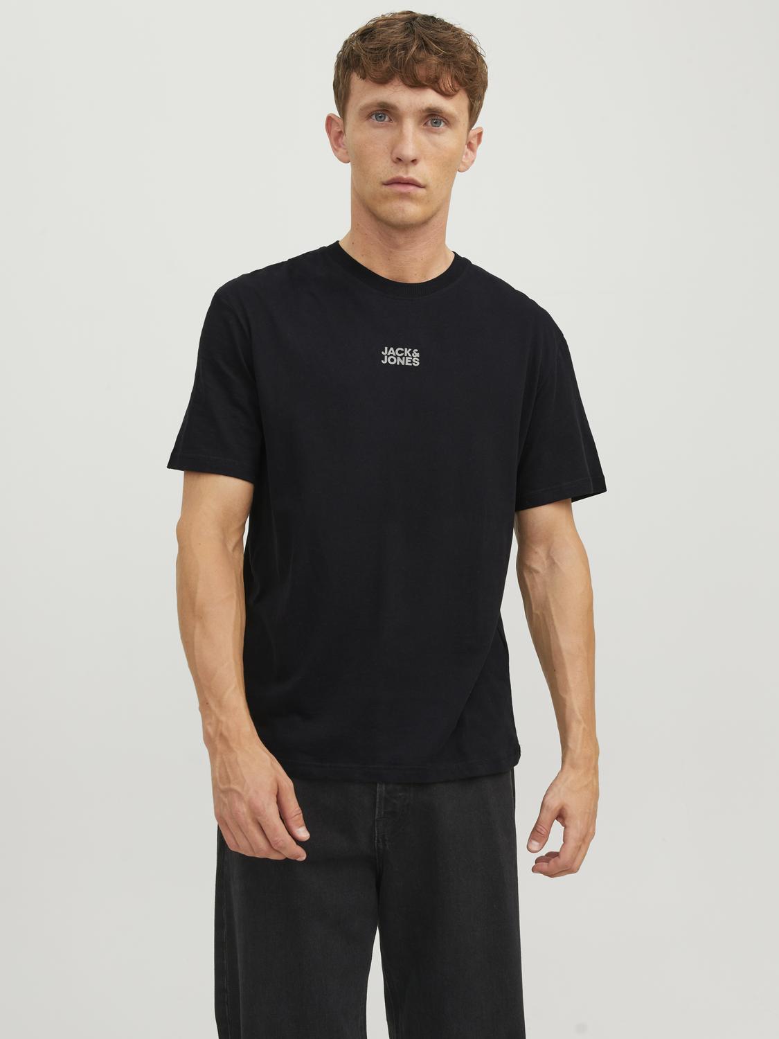 model_shot-front