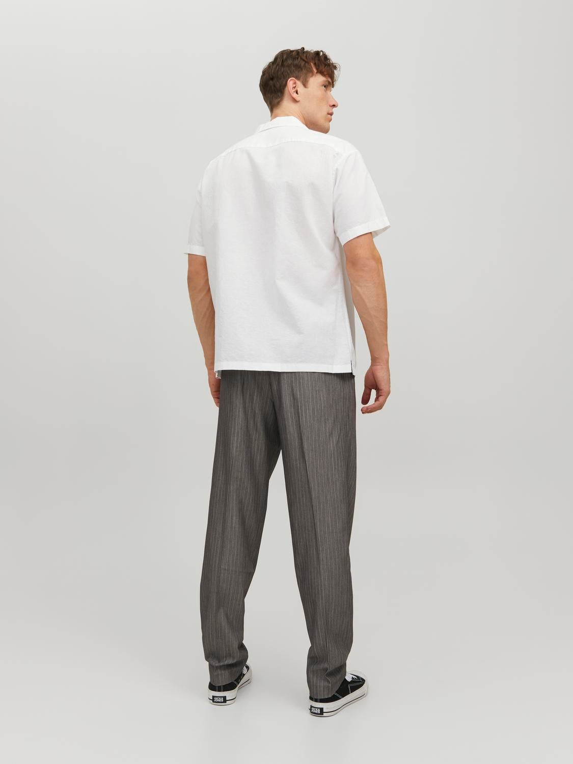 model_shot-back