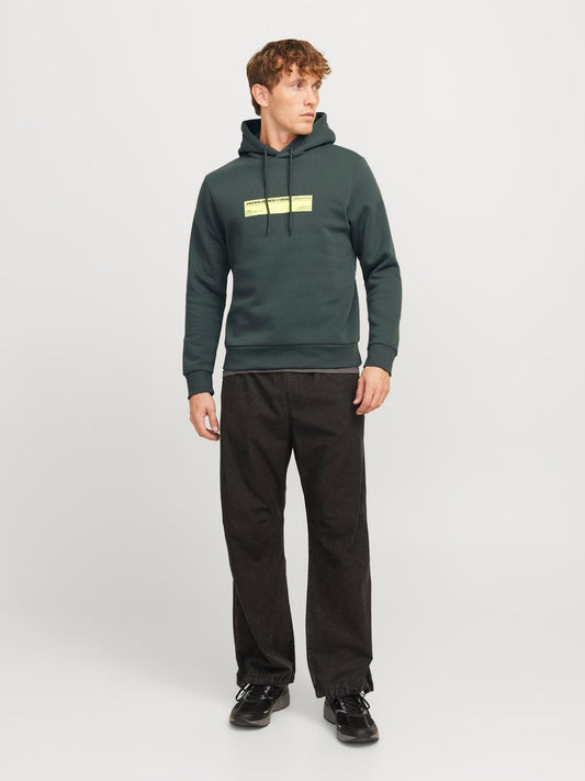 model_shot-front_full