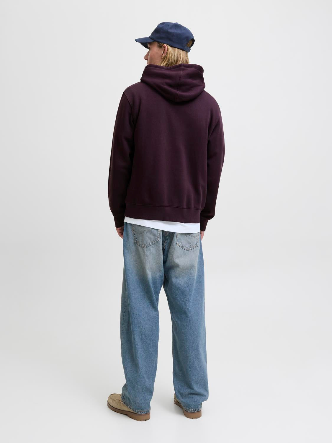 model_shot-back