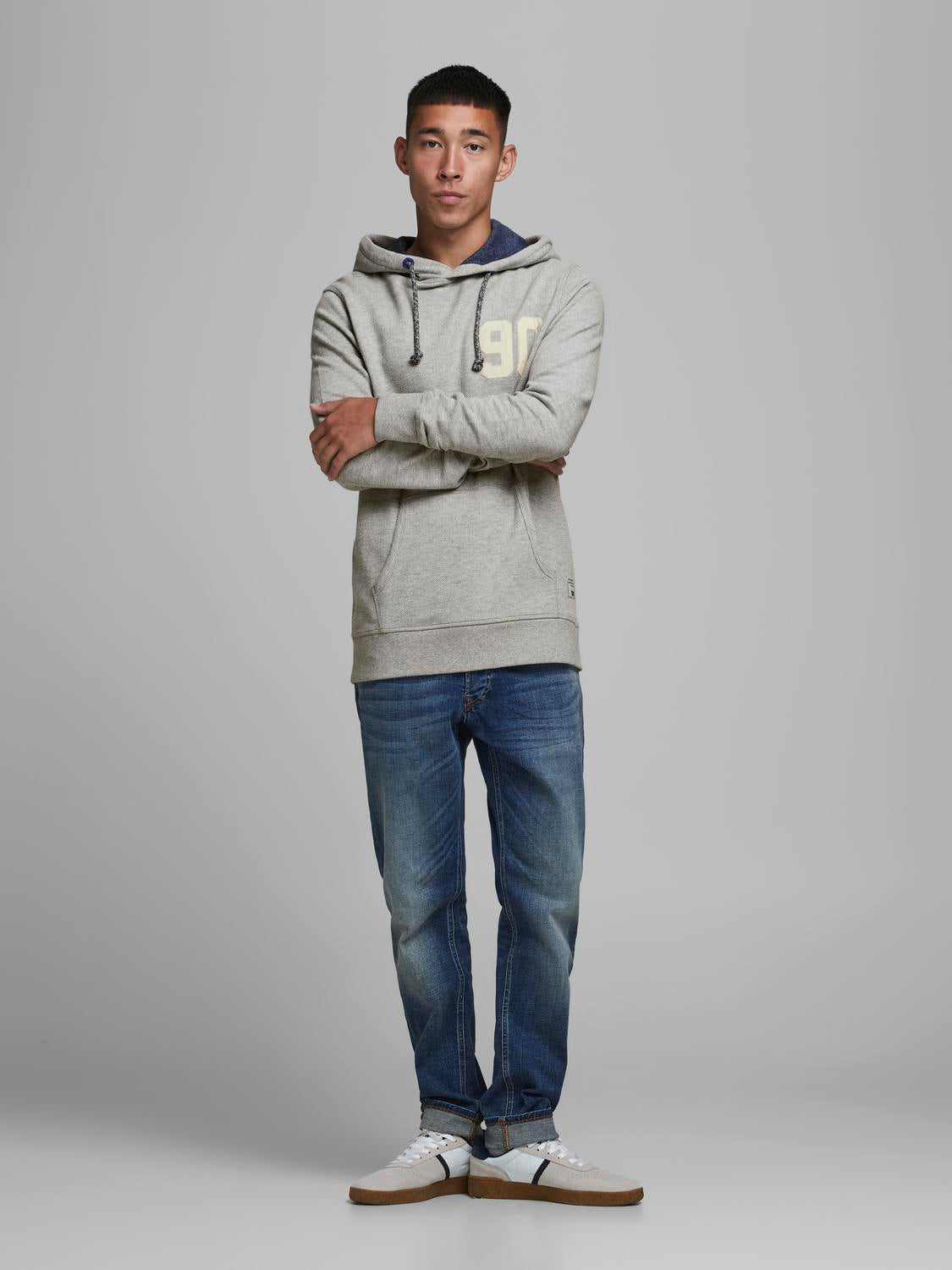 model_shot-front_full