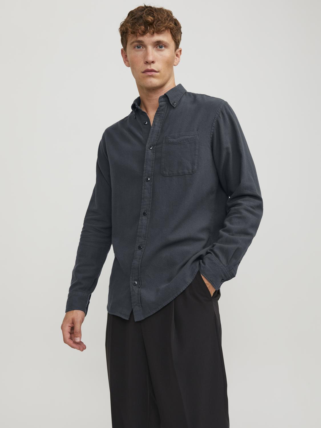 model_shot-front