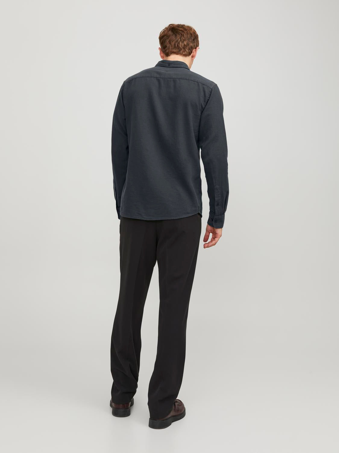 model_shot-back