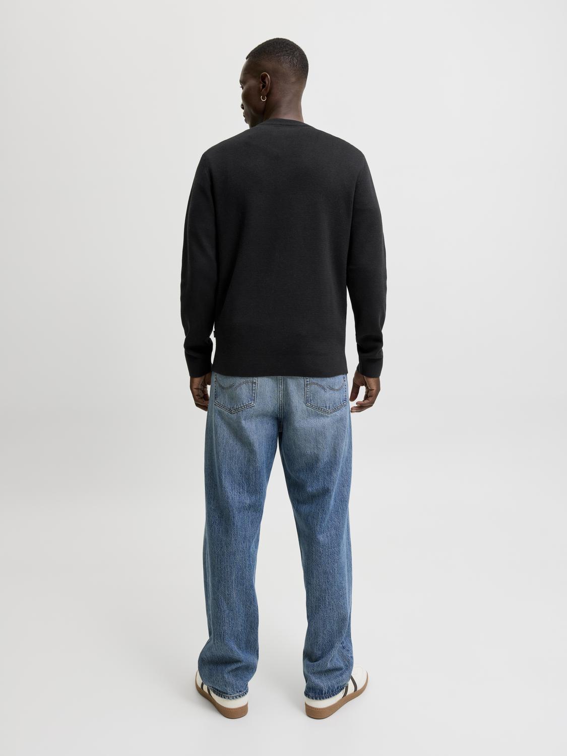 model_shot-back