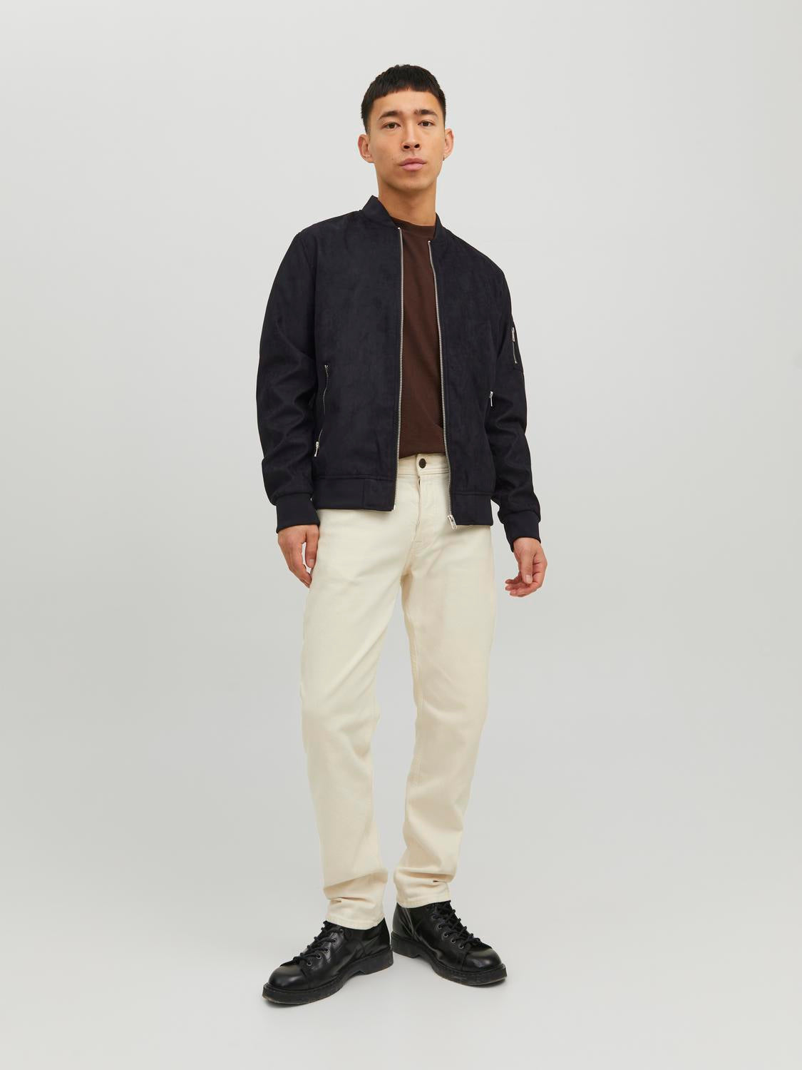 model_shot-front_full