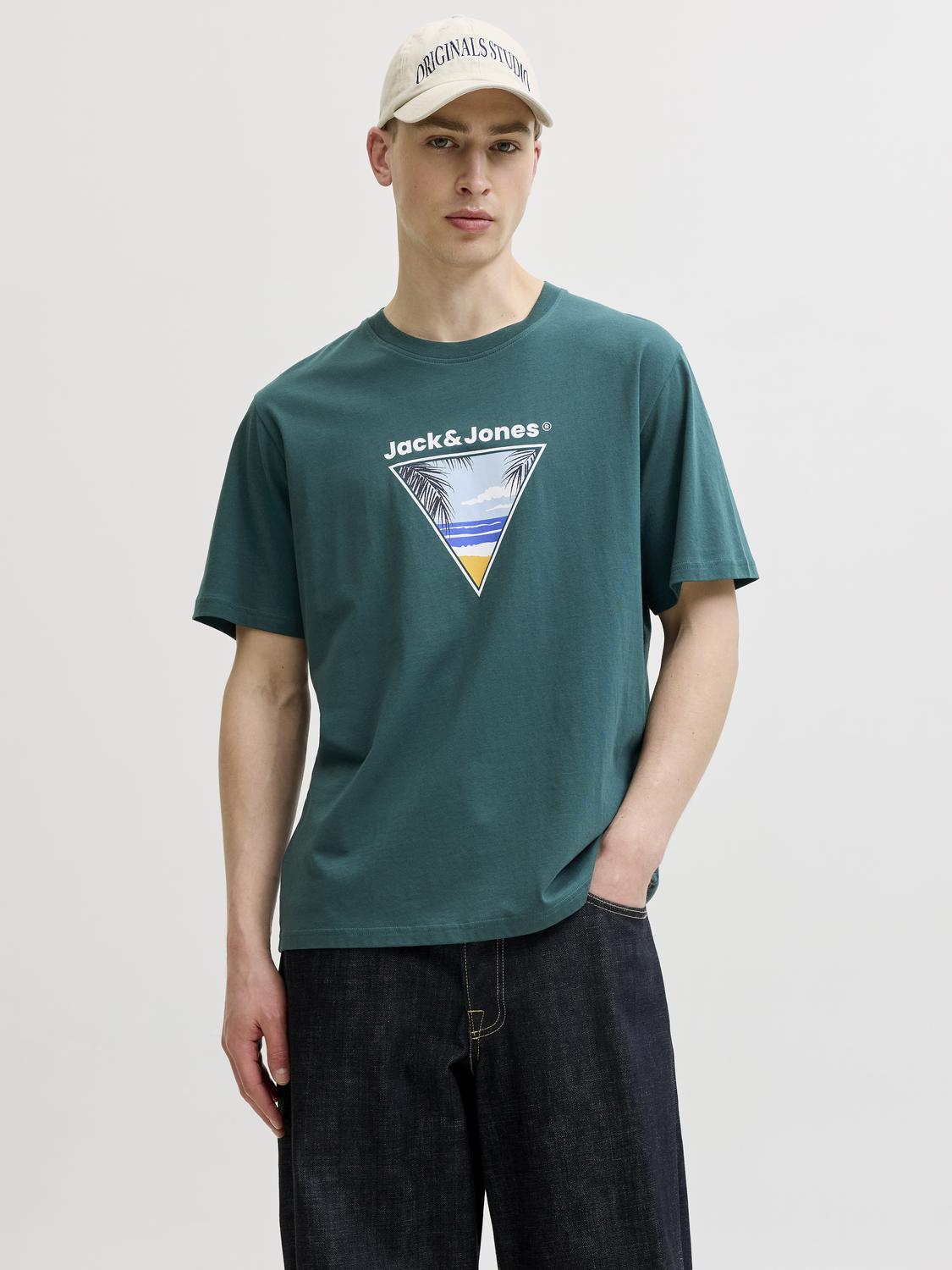 model_shot-front