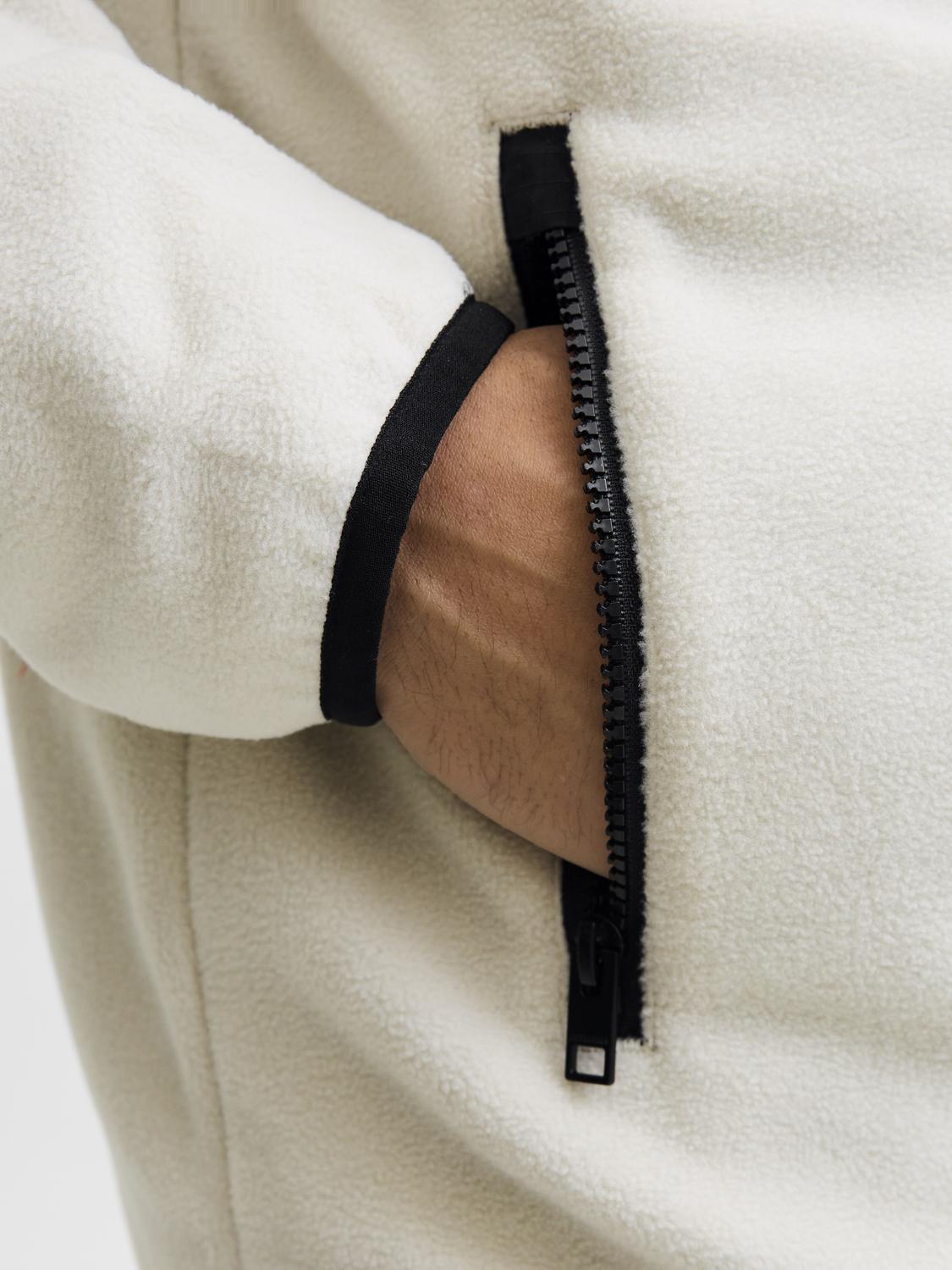 model_shot-detail