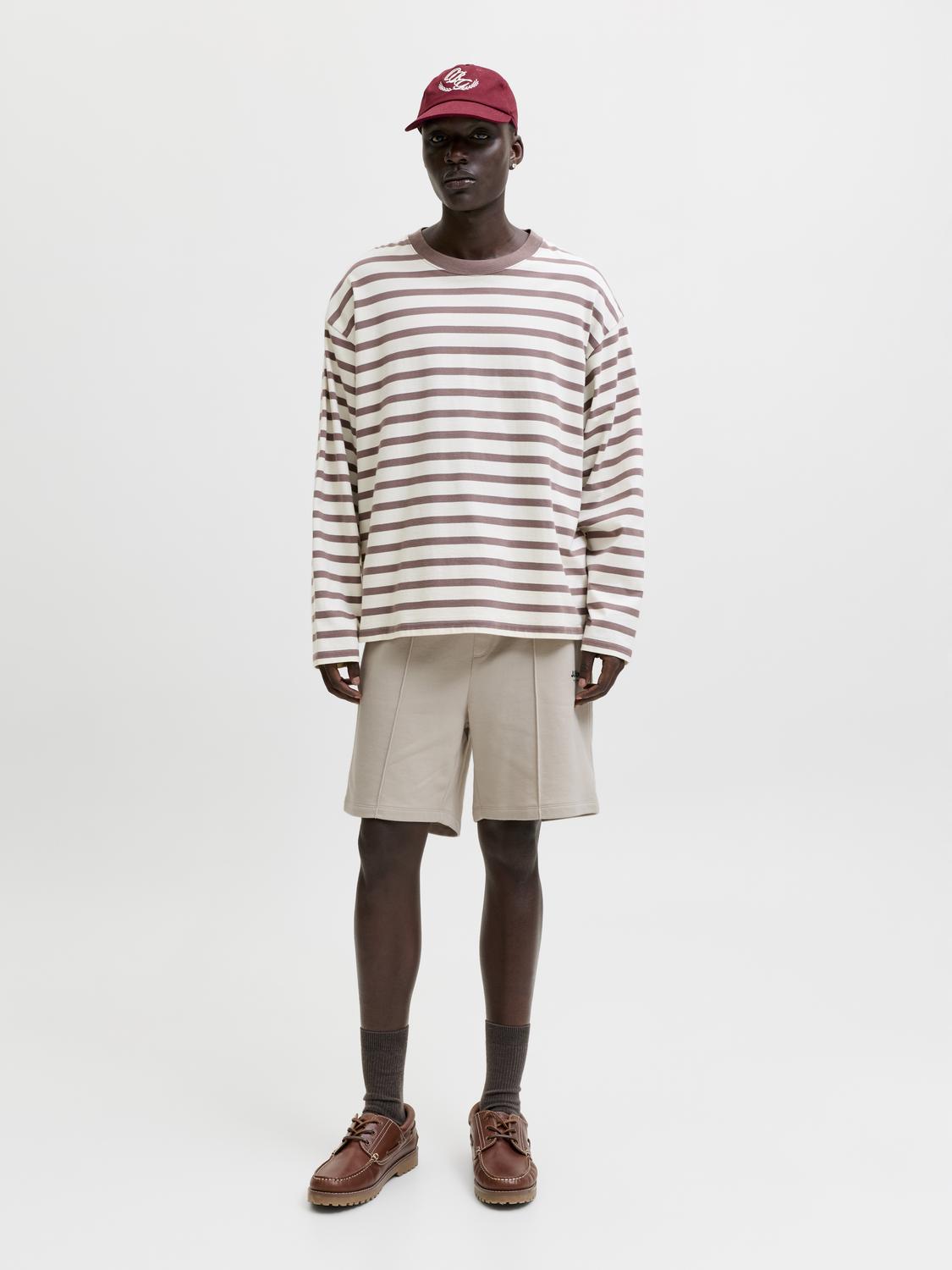 model_shot-front_full