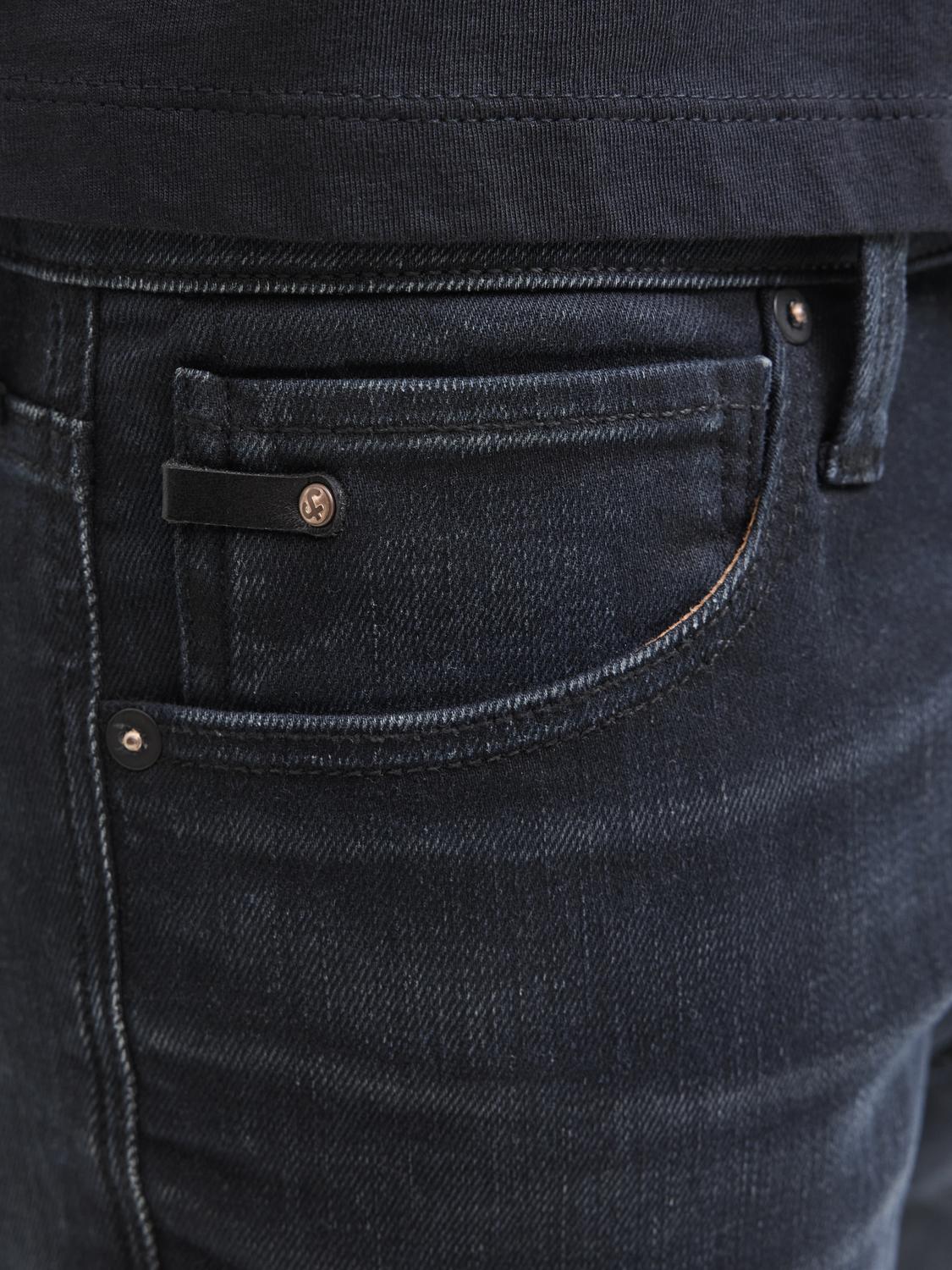 model_shot-detail