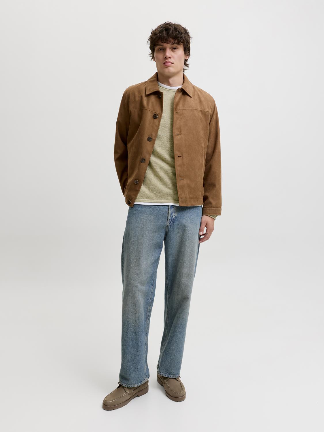 model_shot-front_full