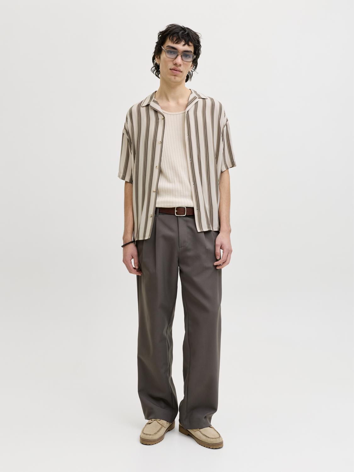 model_shot-front_full