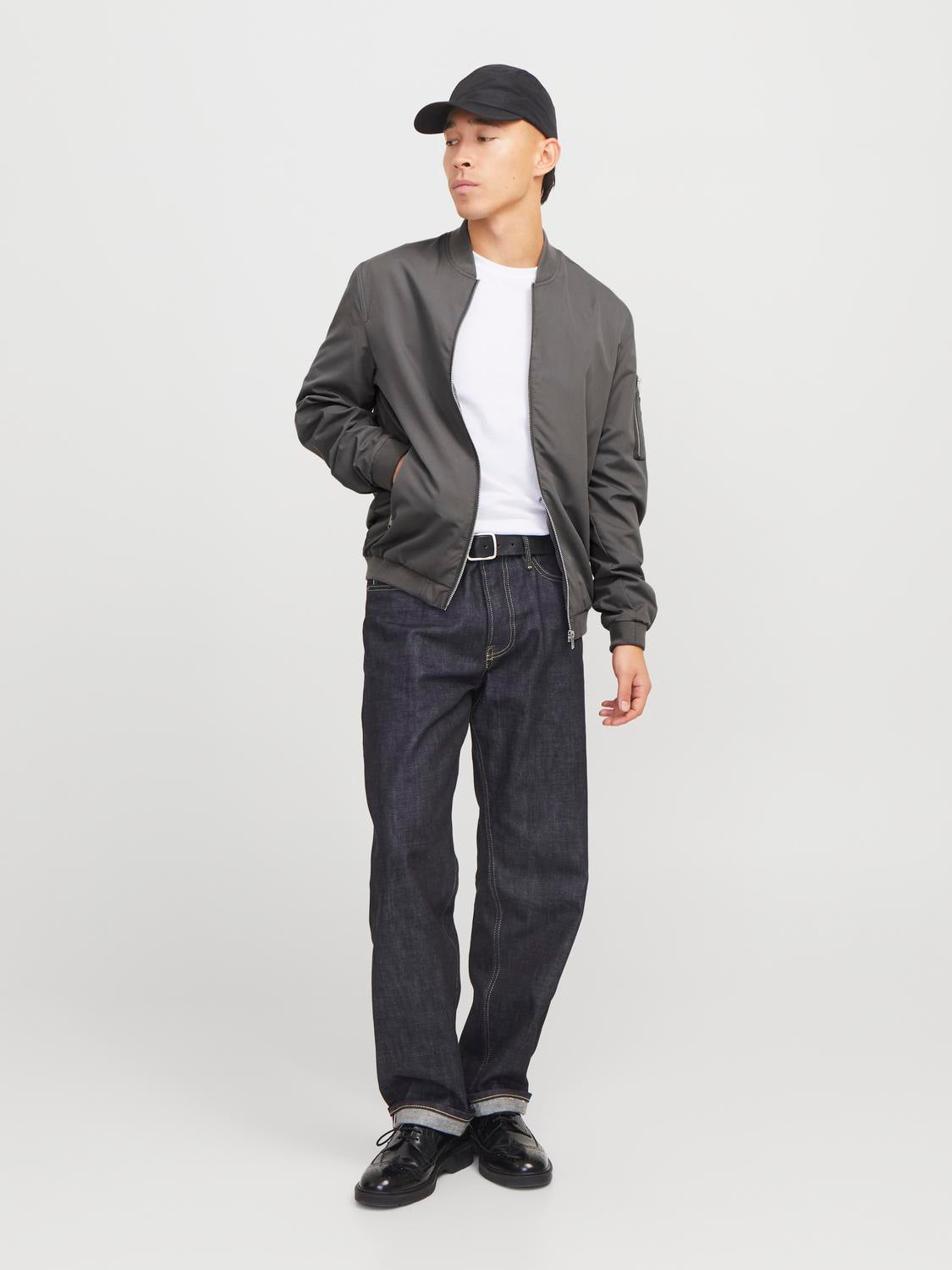 model_shot-front_full