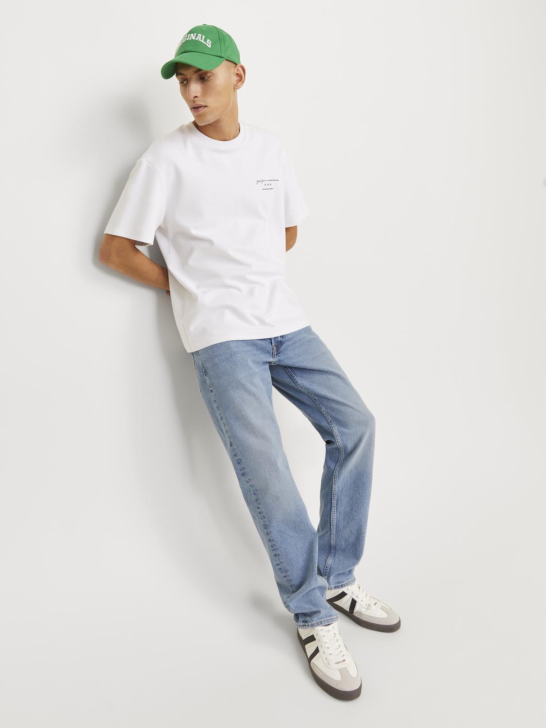 model_shot-creative