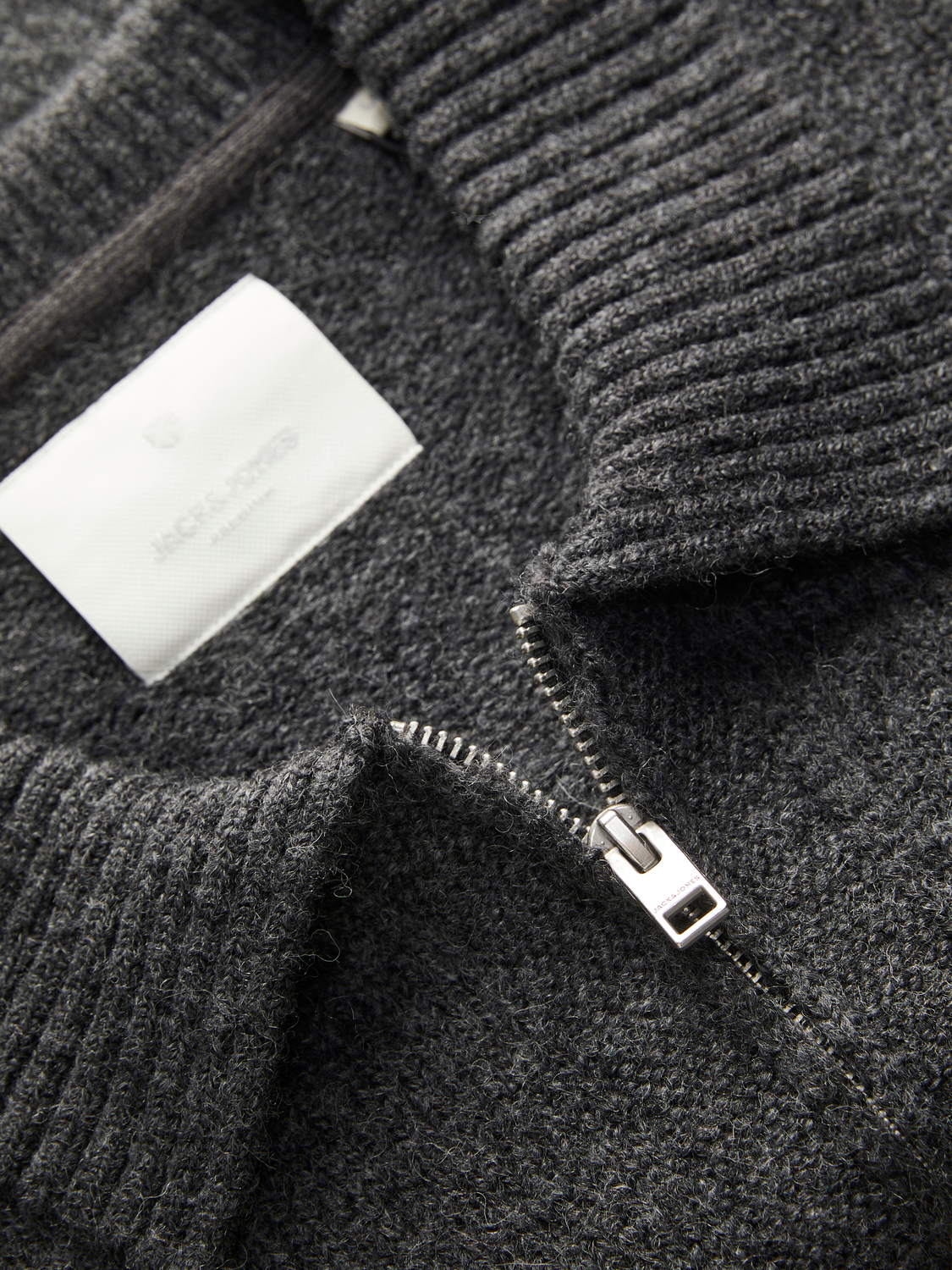 model_shot-detail