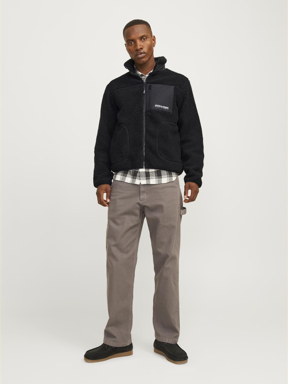 model_shot-front_full