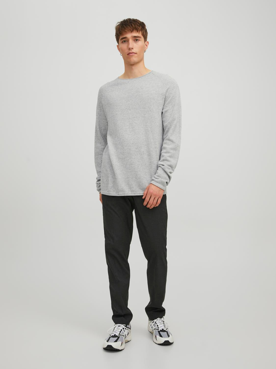 model_shot-front_full