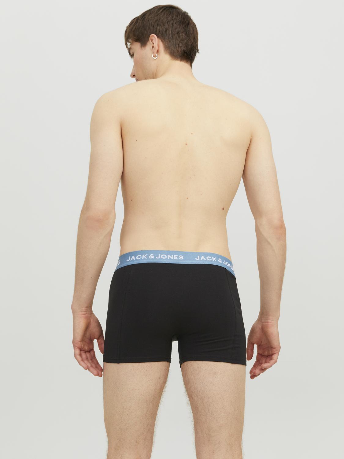 model_shot-back