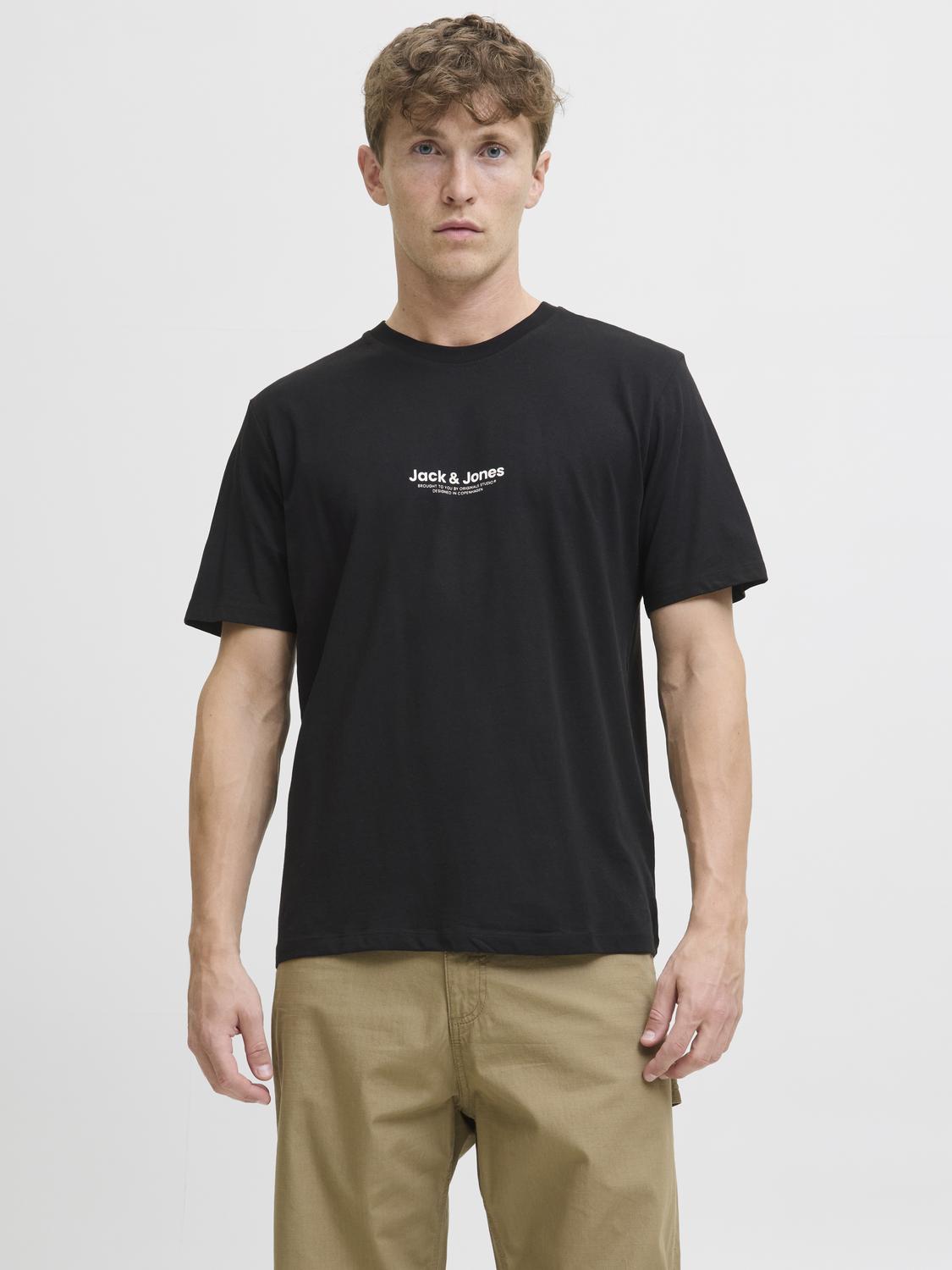 model_shot-front