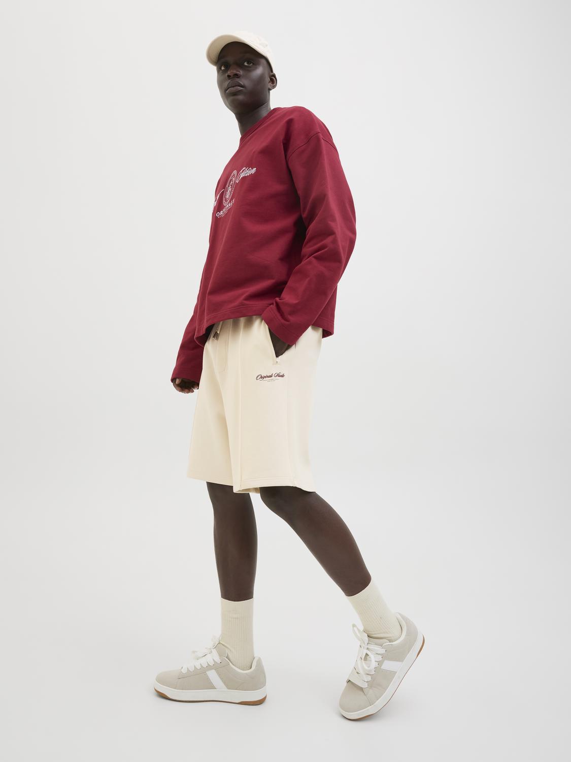 model_shot-creative