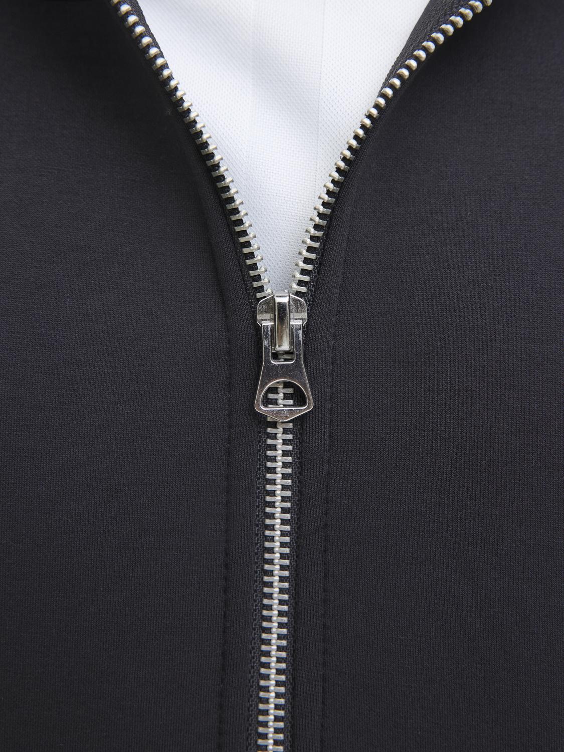 model_shot-detail