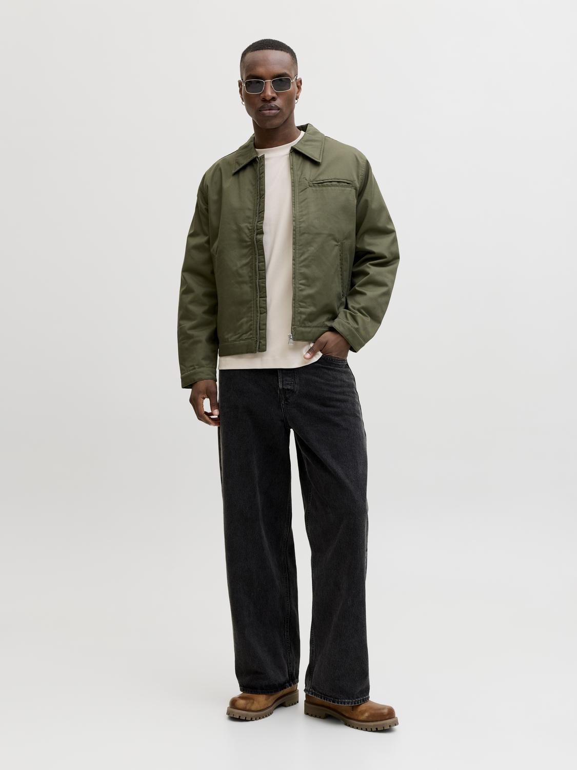 model_shot-front_full