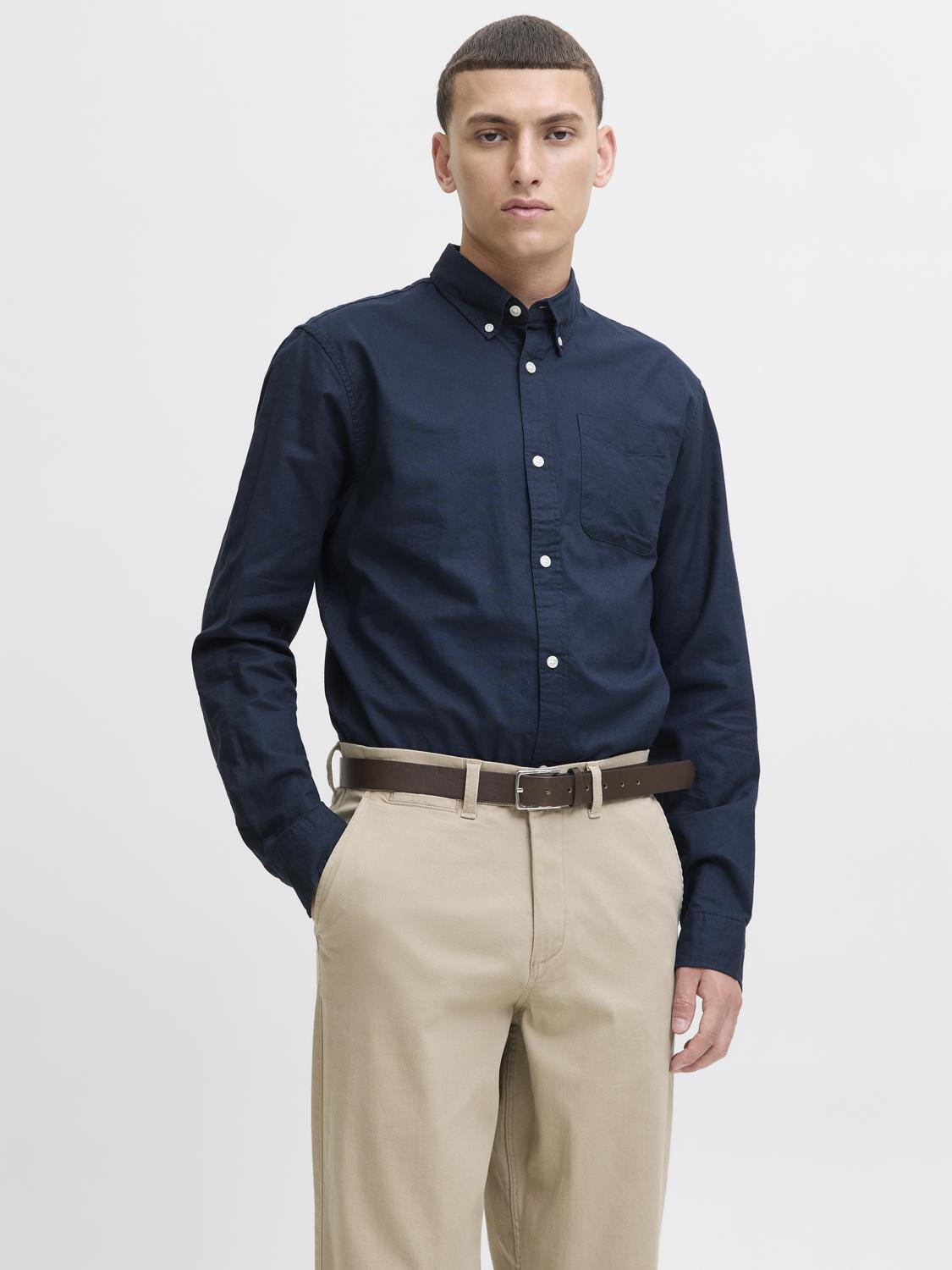 model_shot-front