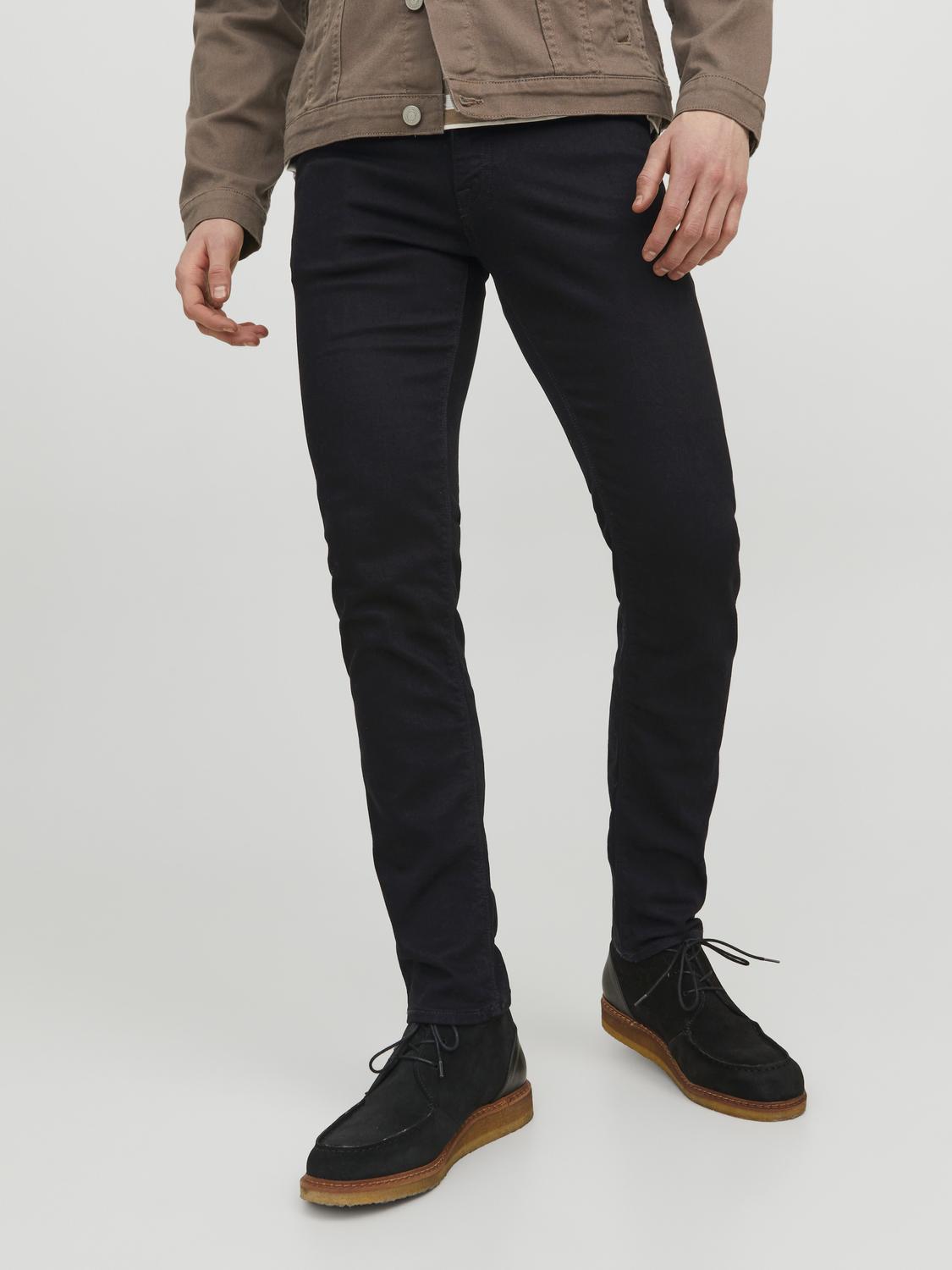 model_shot-front