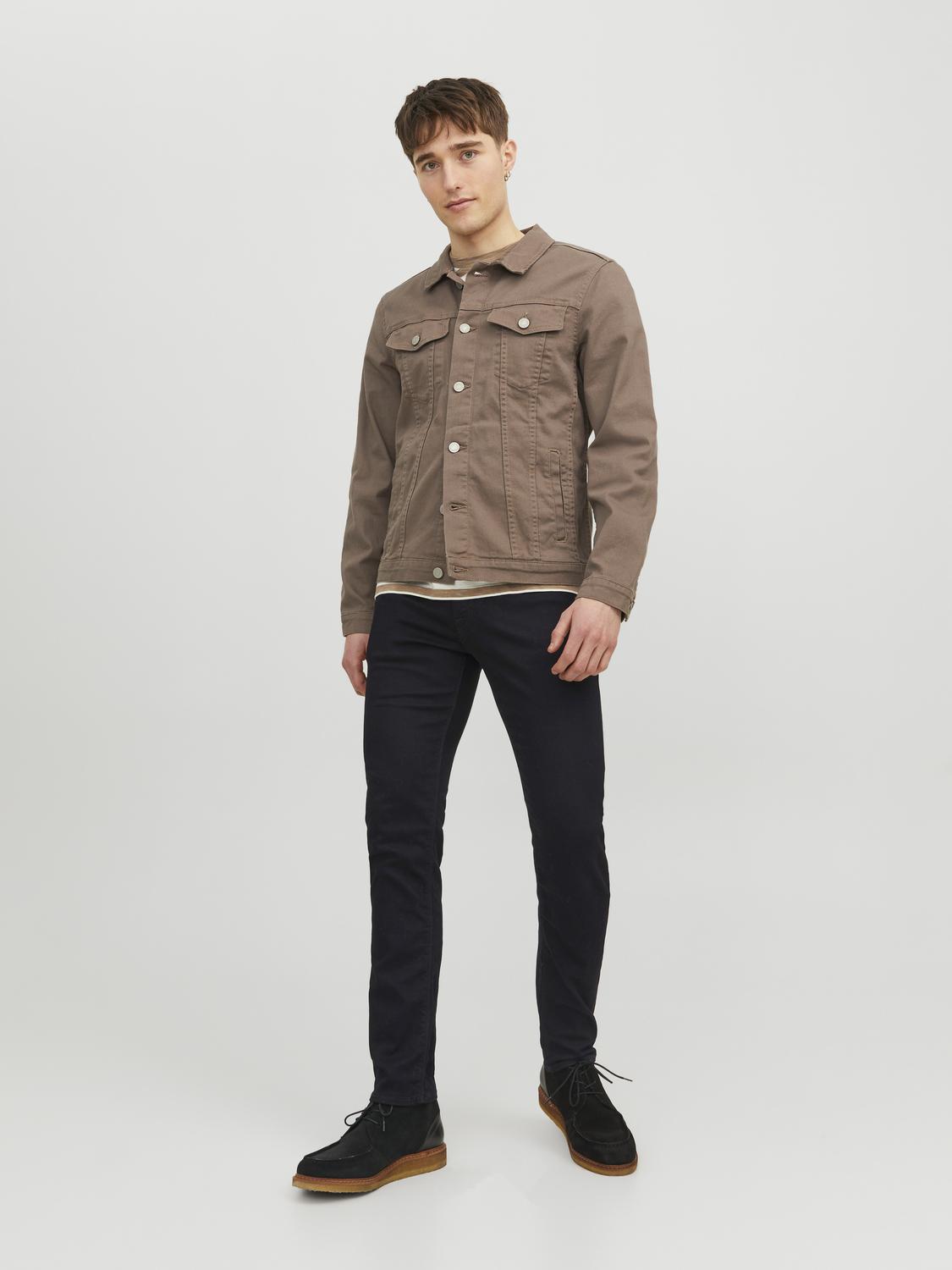 model_shot-front_full