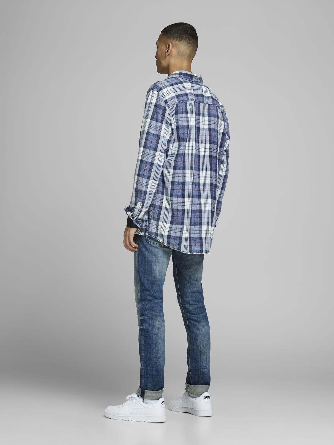 model_shot-back