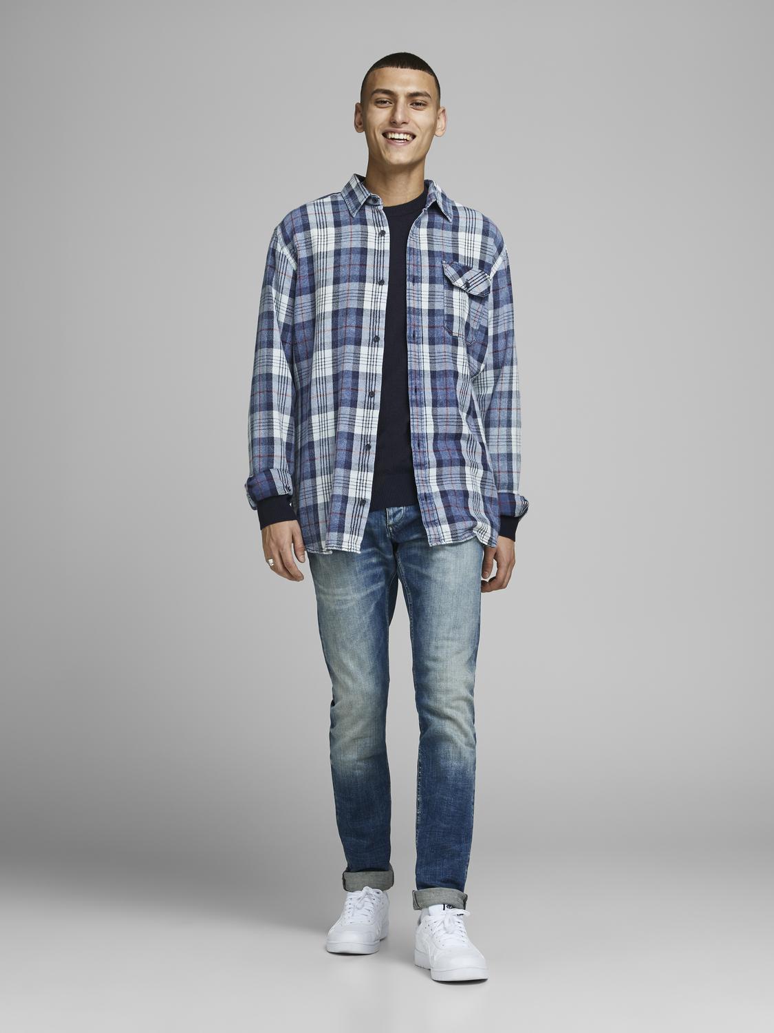 model_shot-front_full