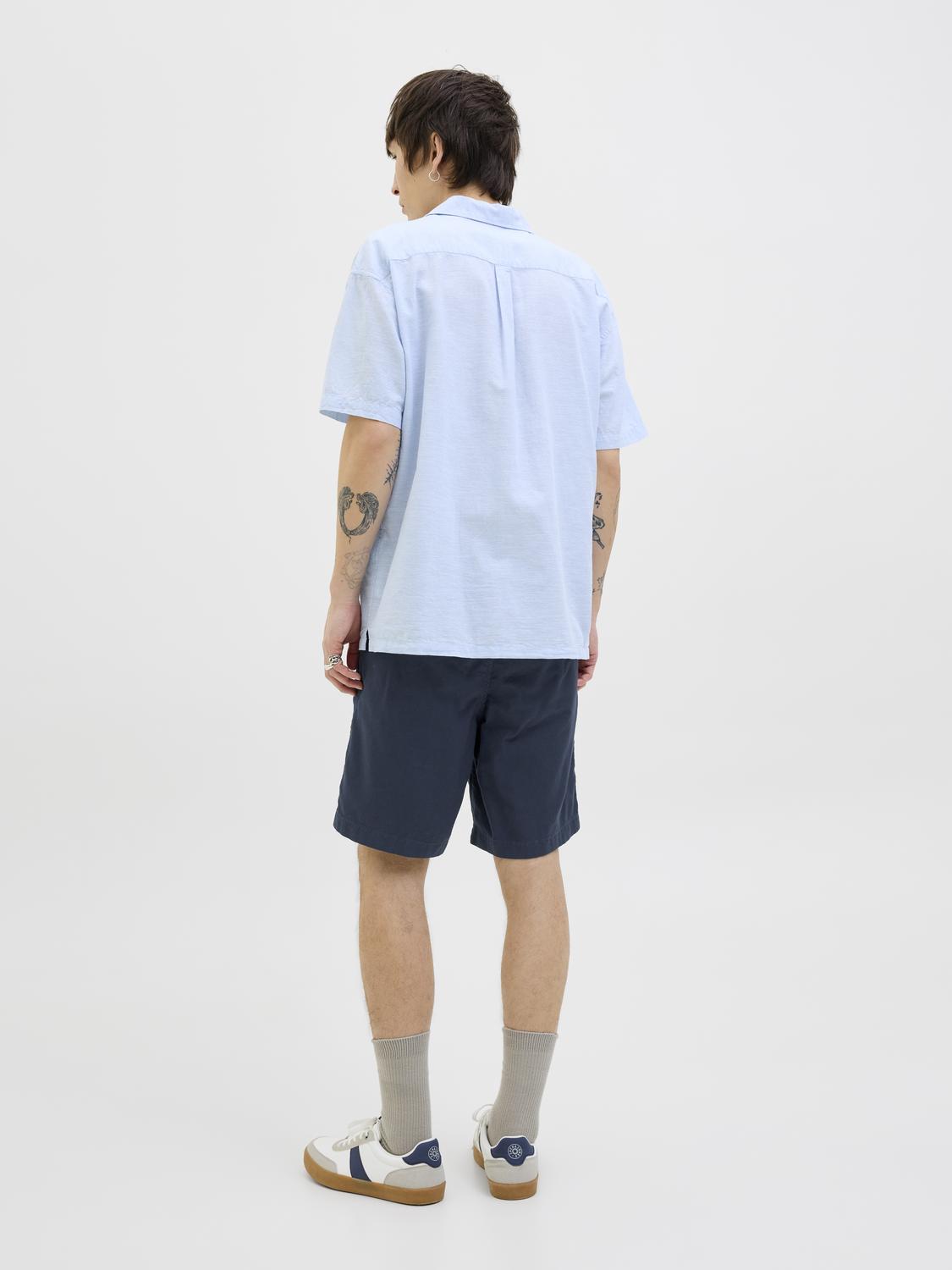 model_shot-back