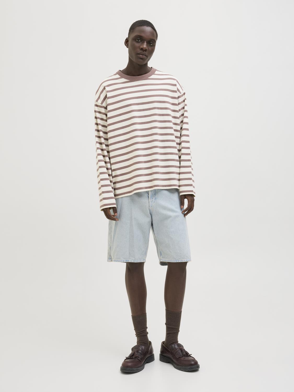 model_shot-front_full