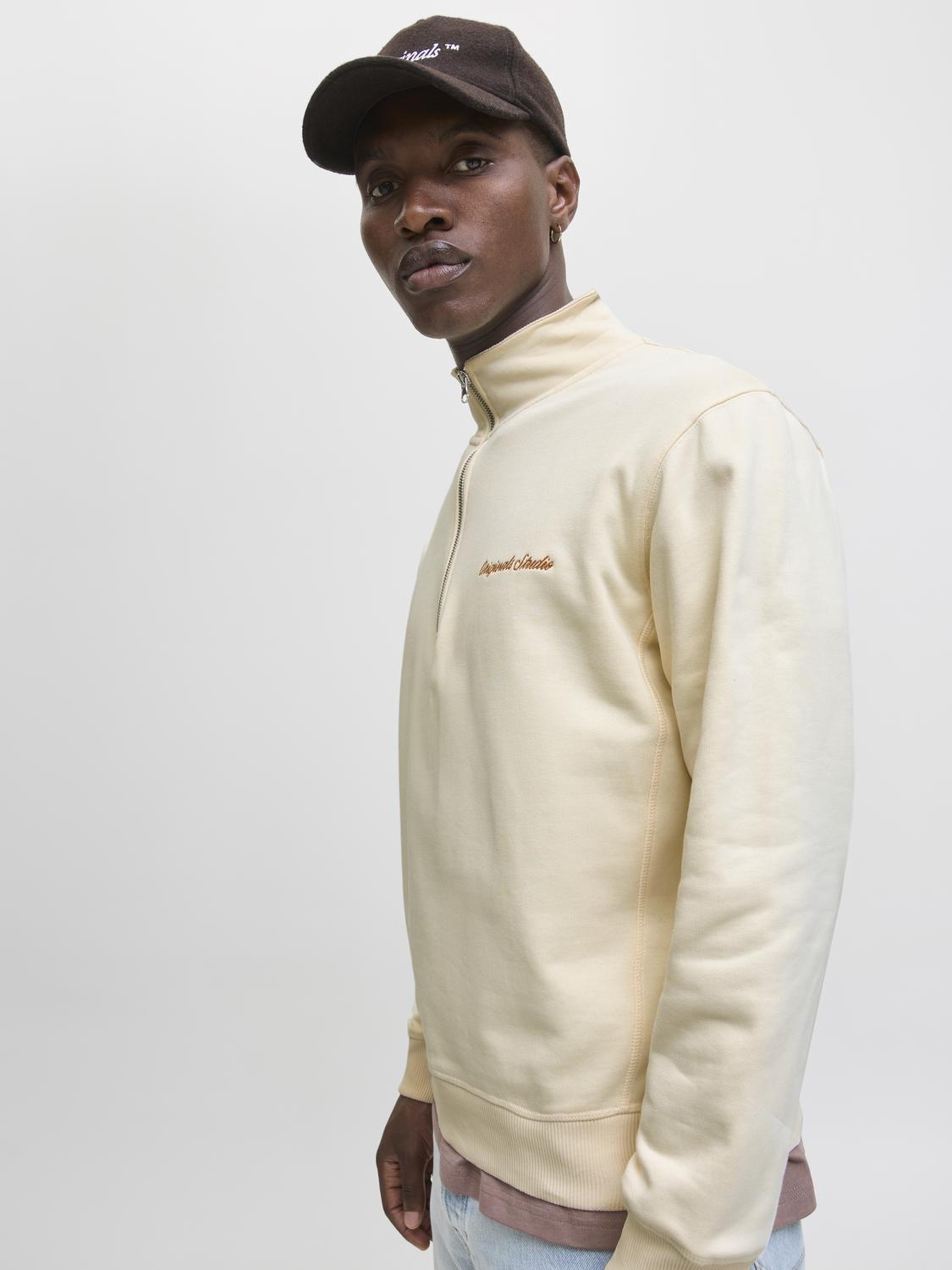 model_shot-creative
