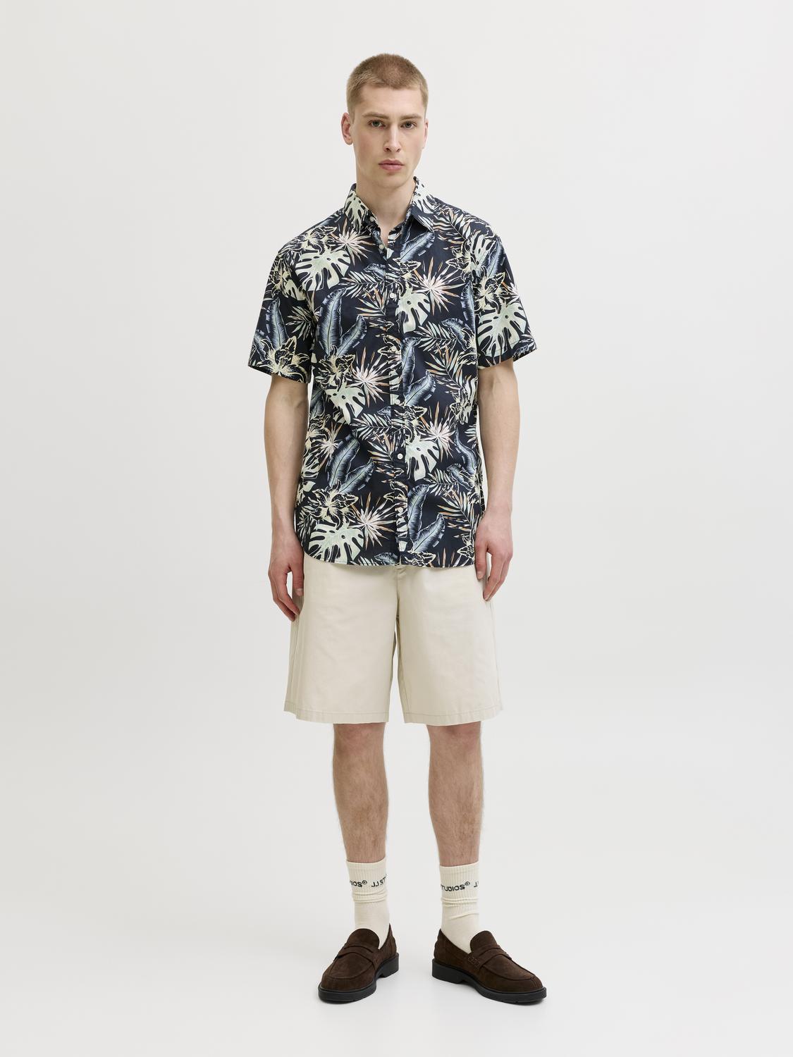 model_shot-front_full