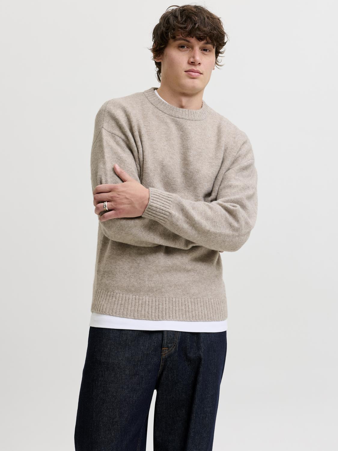 model_shot-front