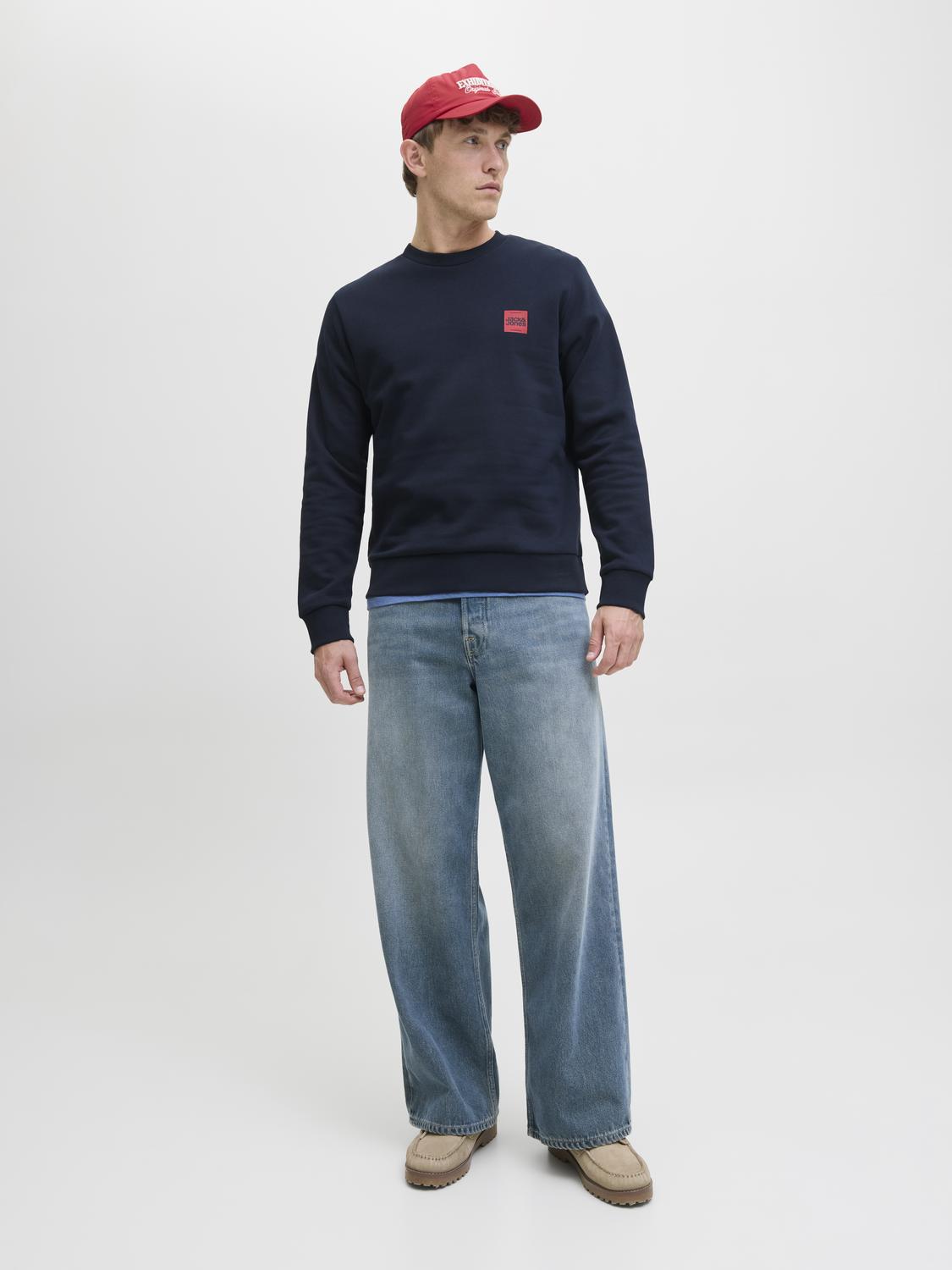 model_shot-front_full