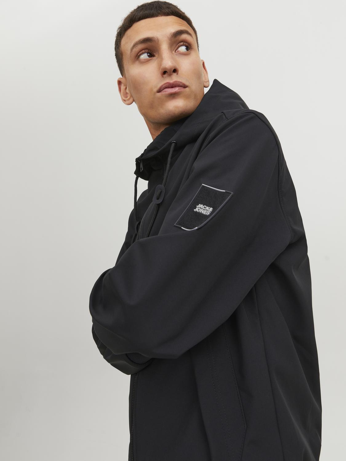 model_shot-creative